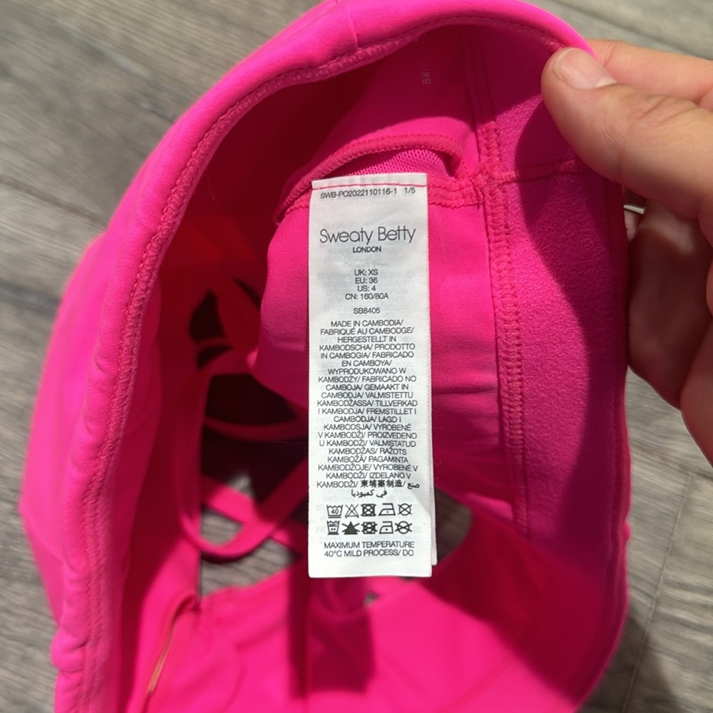 NEW • SWEATY BETTY • Women’s Asymmetric Sculpt Sports Bra Hot Highlighter Pink - Picture 4 of 4